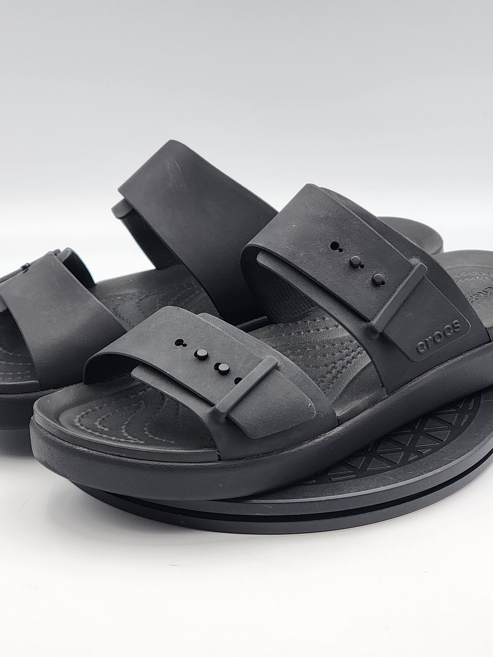 Crocs Brooklyn Low Wedge Black Platform Sandals Womens Size 8 LiteRide Comfort